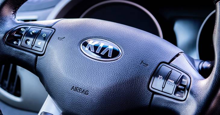 Logo na volanu KIA automobila