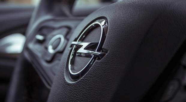 Opel automobil volan znak logo