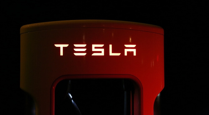 Lansiran novi Teslin model luksuzne električne mašine