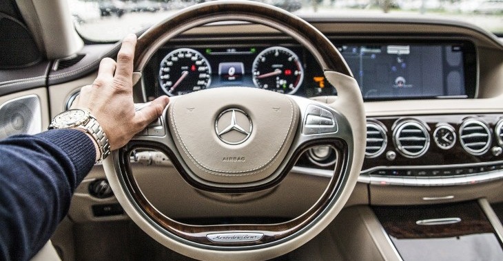 prikaz volana automobila Mercedes