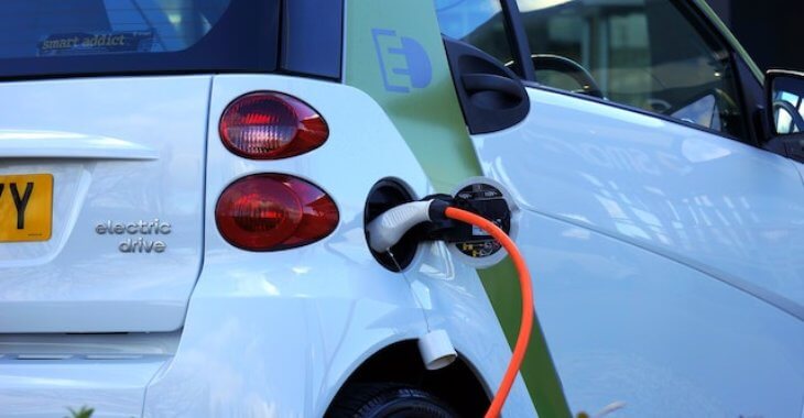 Električni auto